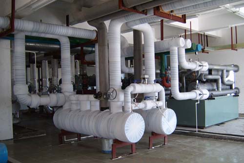 空調(diào)主機(jī)機(jī)房.jpg